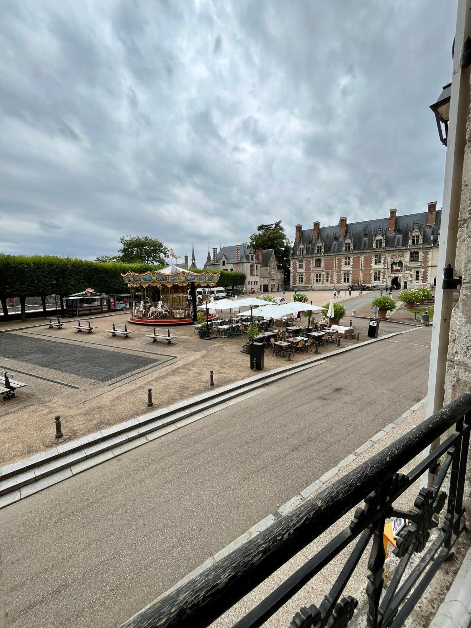 Appartamento La Place Du Chateau - Vue Exceptionnelle Sur Le Chateau De Blois Esterno foto